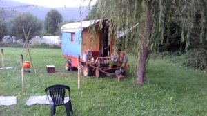 fougax; theatre de la terre; l'homme qui plantait des arbres; sylvie Koutsikides et franck plantey