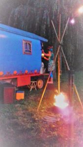 fougax; theatre de la terre; l'homme qui plantait des arbres; sylvie Koutsikides et franck plantey