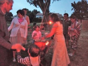 roulott'spectacles. théâtre de la terre. Bâton de lune ; sylvie Koutsikidès