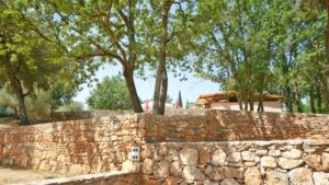 roulotte spectacles 2020 compagnie théâtre de la terre Ariège au camping la cigalière