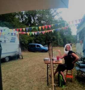 roulotte spectacles archipel; compagnie théâtre de la terre Ariège