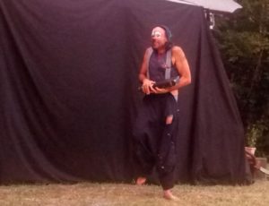 roulotte spectacles archipel; compagnie théâtre de la terre Ariège