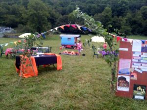 roulotte spectacles archipel; compagnie théâtre de la terre Ariège