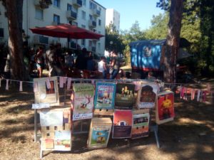 roulotte spectacles archipel; compagnie théâtre de la terre Ariège