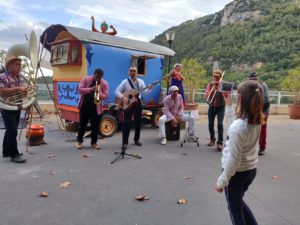 roulotte spectacles 2020 compagnie théâtre de la terre Ariège