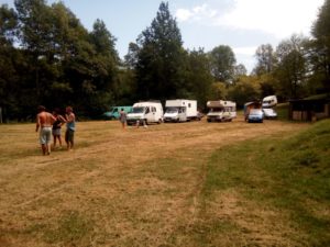 roulotte spectacles archipel; compagnie théâtre de la terre Ariège