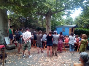 roulotte spectacles archipel; compagnie théâtre de la terre Ariège