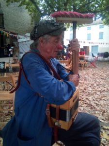 roulotte spectacles archipel; compagnie théâtre de la terre ariège