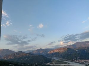 roulotte spectacles 2020 compagnie théâtre de la terre Ariège