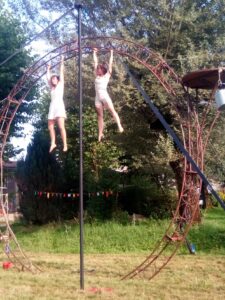roulott'spectacles 2021 theatre de la terre. ariège alzen