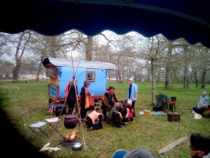 moumour- roulott'spectacles- entre2mondes - compagnie théâtre de la terre - ariège