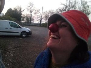 Lescar- roulott'spectacles : entre 2 mondes -compagnie theatre de la terre