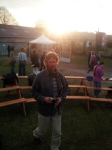 estialescq roulott'spectacle.entre deux mondes compagnie théâtre de la terre ariège.