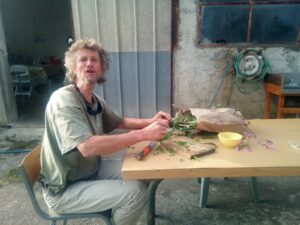 estialescq roulott'spectacle.entre deux mondes compagnie théâtre de la terre ariège.