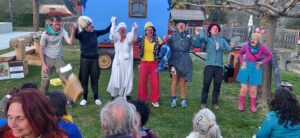 Anoye- roulottspectacles et caravane du temps- cie théâtre de la terre-