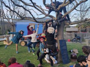 Anoye- roulottspectacles et caravane du temps- cie théâtre de la terre-