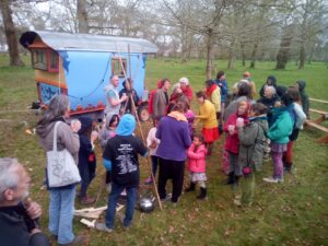 moumour- roulott'spectacles- entre2mondes - compagnie théâtre de la terre - ariège