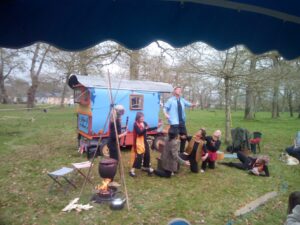 moumour- roulott'spectacles- entre2mondes - compagnie théâtre de la terre - ariège