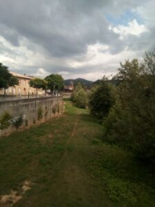 esperaza; entre2mondes. cpmpagnie théâtre de la terre. Ariège.