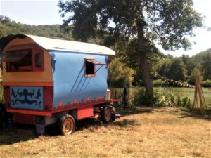 roulott'spectacles 2022 cie theatre de la terre. spectacles Ariège.