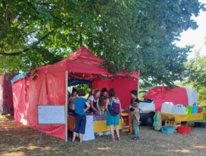 roulott'spectacles. Saint Lizier. cie théâtre de la terre. ariège