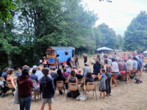 roulott'spectacles. Saint Lizier. cie théâtre de la terre. ariège