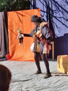 roulott'spectacles. Saint Lizier. cie théâtre de la terre. ariège