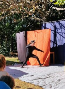 roulott'spectacles. Saint Lizier. cie théâtre de la terre. ariège