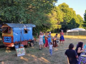 roulott'spectacles. Saint Lizier. cie théâtre de la terre. ariège