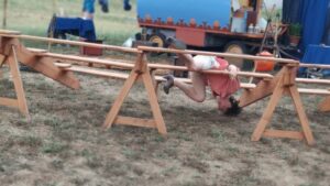 roulott'spectacles. compagnie theatre de la terre. Ariège. Montbel.