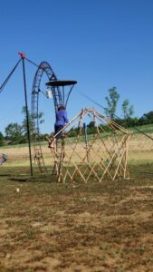 roulott'spectacles. compagnie theatre de la terre. Ariège. Montbel.