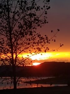roulott'spectacles. compagnie theatre de la terre. Ariège. Montbel.