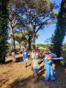 roulott'spectacles ; compagnier théâtre de la terre. Artiège. Montbel