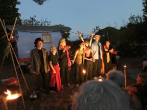 roulott'spectacles ; compagnie théâtre de la terre. Artiège. Montbel