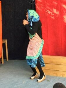 roulott'spectacles. compagnie theatre de la terre. Ariège. Pamiers le foulon.