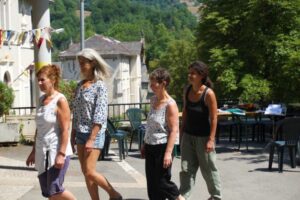 roulott'spectacles. compagnie theatre de la terre. Ariège. Massat.