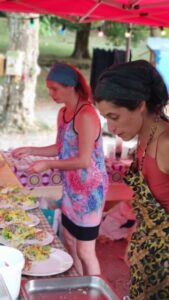 roulott'spectacles. compagnie theatre de la terre. Ariège. Massat.