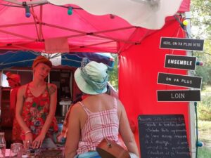 roulott'spectacles. compagnie theatre de la terre. Ariège. Alzen.