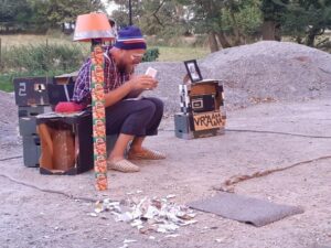 roulott'spectacles. compagnie theatre de la terre. Ariège. Alzen.