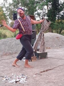 roulott'spectacles. compagnie theatre de la terre. Ariège. Alzen.