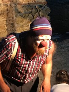 roulott'spectacles. compagnie theatre de la terre. Ariège. Pailhès.