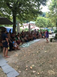 roulott'spectacles. compagnie theatre de la terre. Ariège. Pailhès.