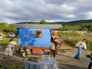 roulott'spectacles. cie théâtre de la terre. Artistes mutualisés.Granès