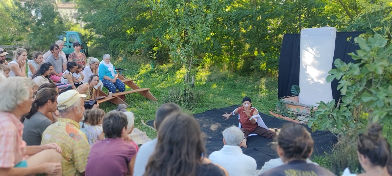 roulott'spectacle -compagnie théâtre de la terre - Pailhès -Ariège