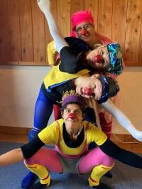 la brigade de la terre en stage clown acteur social- compagnie théâtre de la terre. Ariège