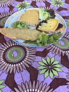 roulott'spectacles mutualisées 2025. compagnie théâtre de la terre. Ariège