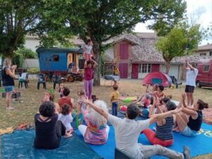 roulott'spectacles mutualisées. compagnie théâtre de la terre. Ariège