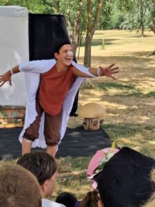 roulott'spectacles mutualisées. compagnie théâtre de la terre. Ariège