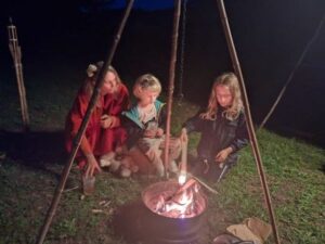 roulott'spectacles. compagnie théâtre de la terre . ariège . Manses