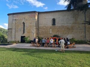 roulott'spectacles. compagnie théâtre de la terre . ariège . Manses